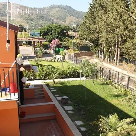 Baia Mazzaforno Hébergement de vacances *